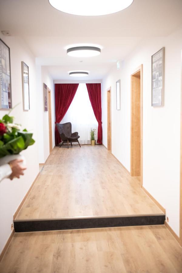 סלינגסטדט Hotel Zu Den Drei Kronen מראה חיצוני תמונה