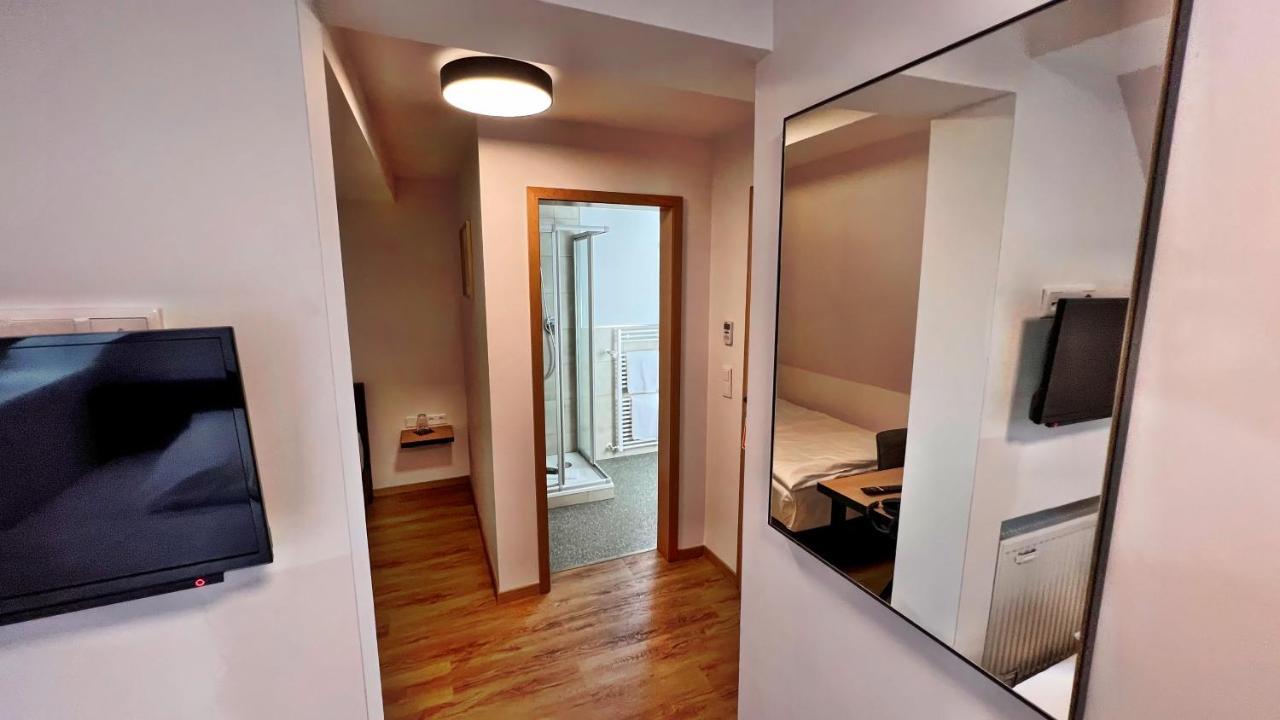 סלינגסטדט Hotel Zu Den Drei Kronen מראה חיצוני תמונה