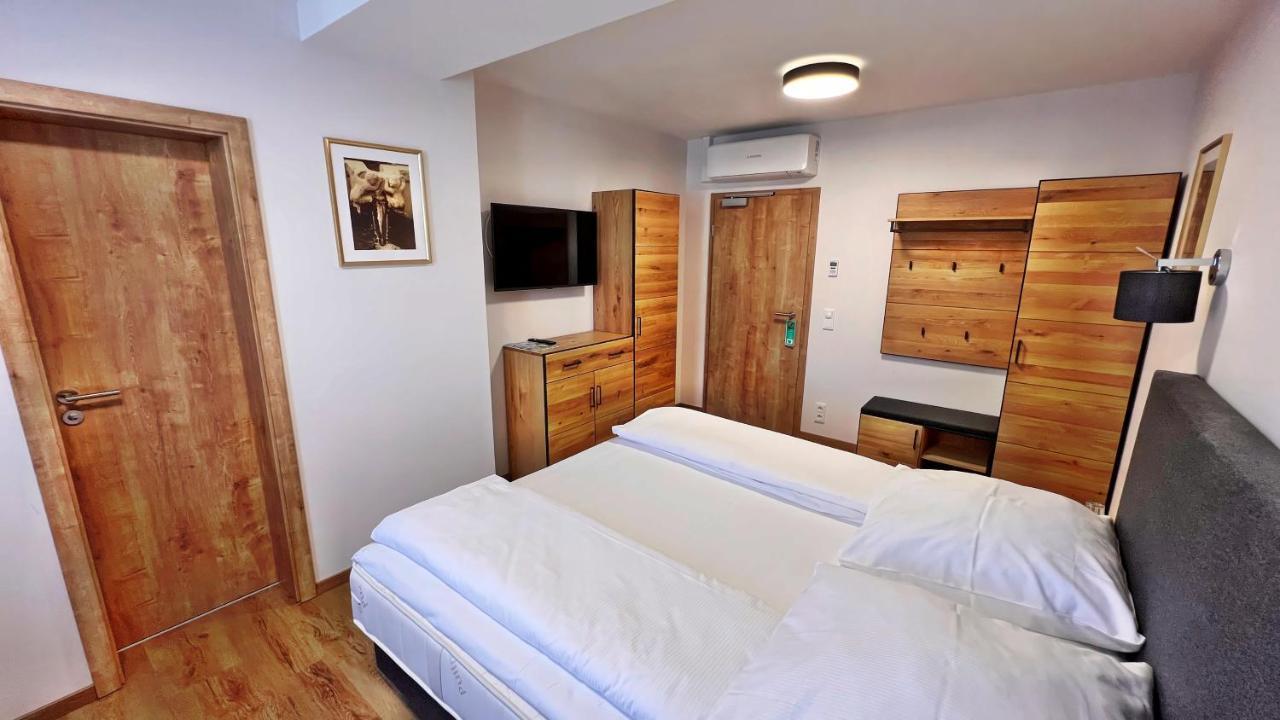סלינגסטדט Hotel Zu Den Drei Kronen מראה חיצוני תמונה