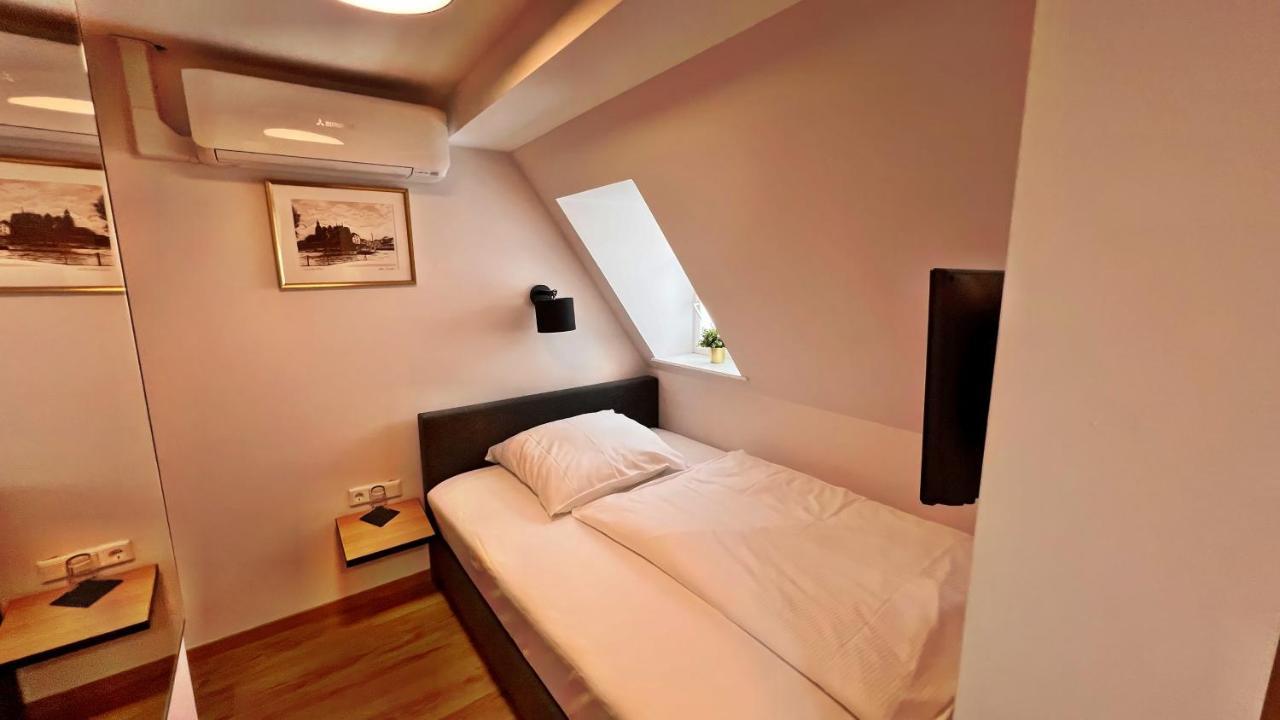 סלינגסטדט Hotel Zu Den Drei Kronen מראה חיצוני תמונה