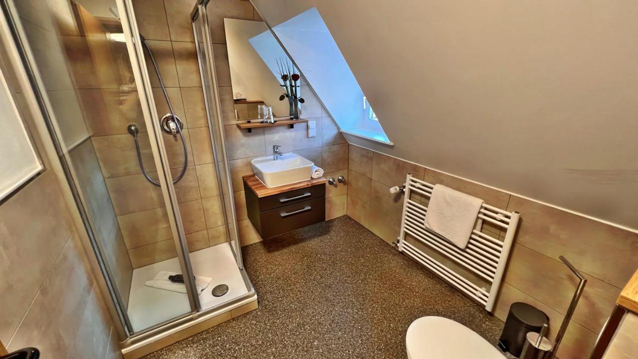 סלינגסטדט Hotel Zu Den Drei Kronen מראה חיצוני תמונה