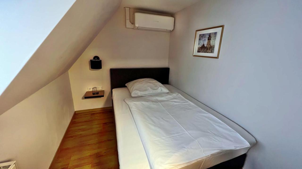 סלינגסטדט Hotel Zu Den Drei Kronen מראה חיצוני תמונה