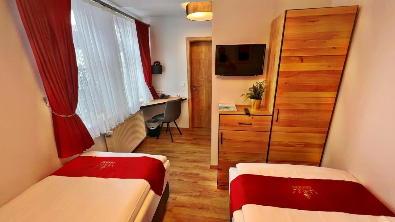 סלינגסטדט Hotel Zu Den Drei Kronen מראה חיצוני תמונה