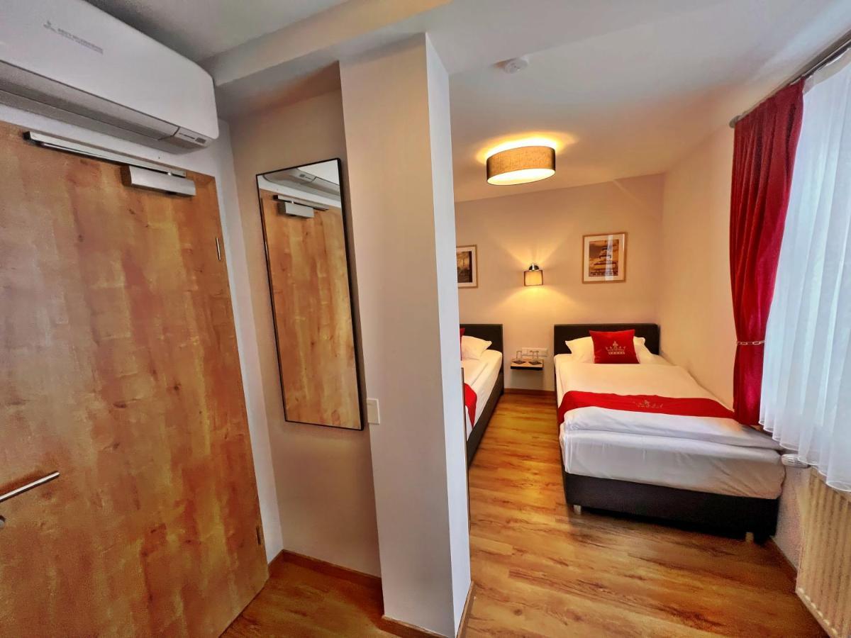 סלינגסטדט Hotel Zu Den Drei Kronen מראה חיצוני תמונה