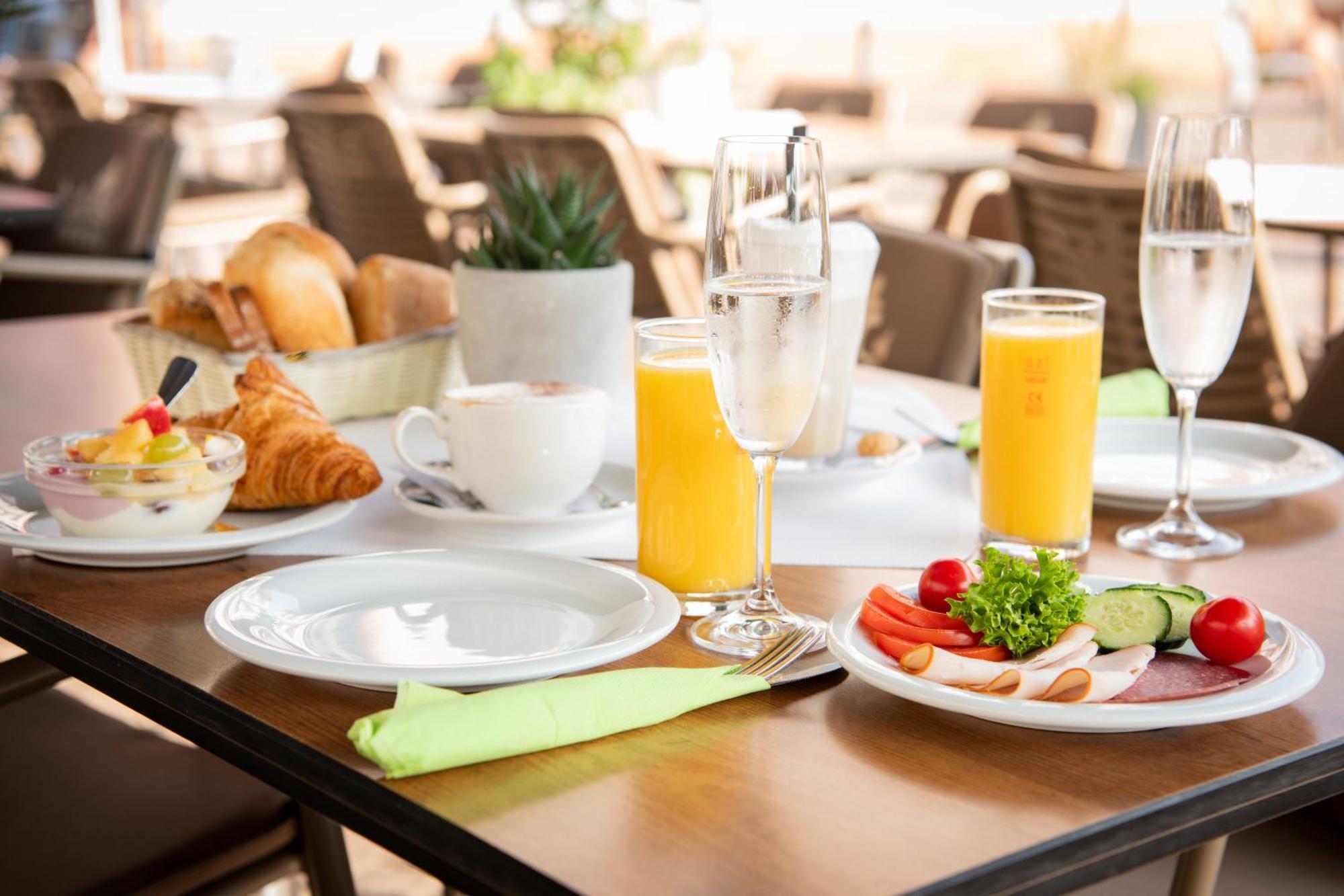 סלינגסטדט Hotel Zu Den Drei Kronen מראה חיצוני תמונה